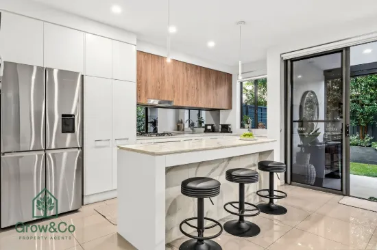 10/37 Sickle Avenue, Hope Island, Qld 4212