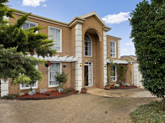 10 Abelia Court, Hillside, Vic 3037