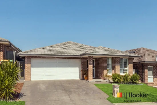 10 Akuna Street, Gregory Hills, NSW 2557