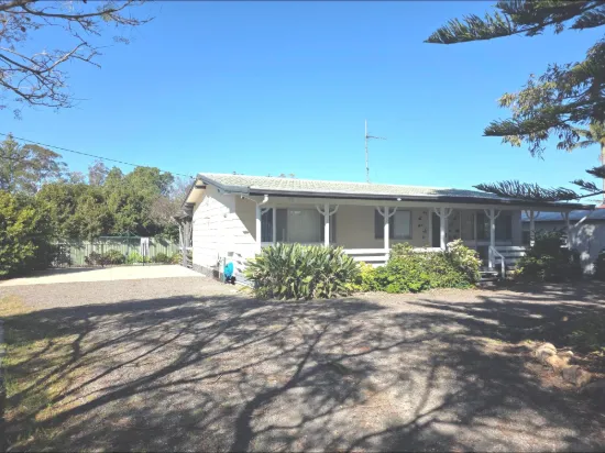 10 Beatty Boulevard, Tanilba Bay, NSW 2319