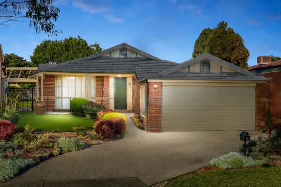 10  Blossom Grove, Knoxfield, Vic 3180