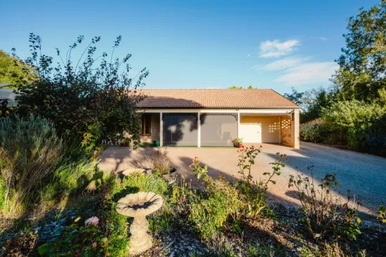 10 Bridge Street East, Burra, SA 5417