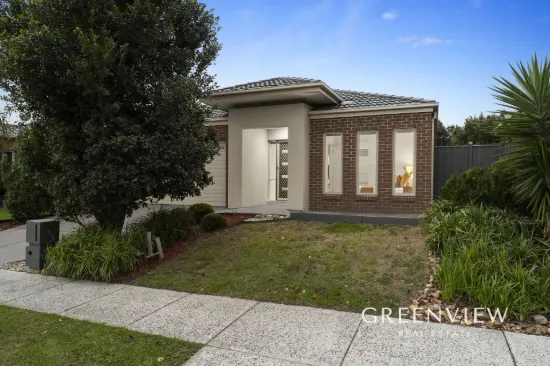 10 Brolin Terrace, Cranbourne North, Vic 3977