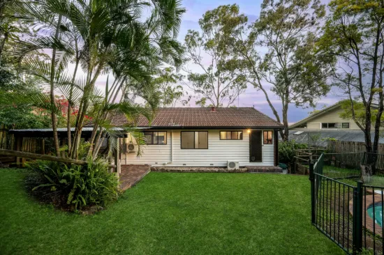 10 Cabramurra Street, Chapel Hill, Qld 4069