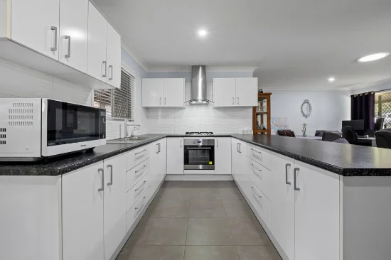 10 Cameo Street, Loganlea, Qld 4131