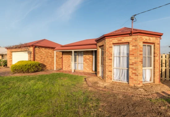 10 Carbine Drive, St Albans Park, Vic 3219 - For Rent