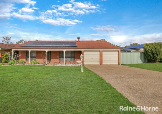 10 Cavalier Parade, Bomaderry, NSW 2541