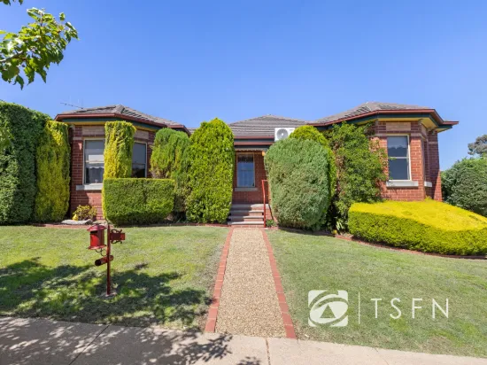 10 Chelsea Boulevard, Strathdale, Vic 3550