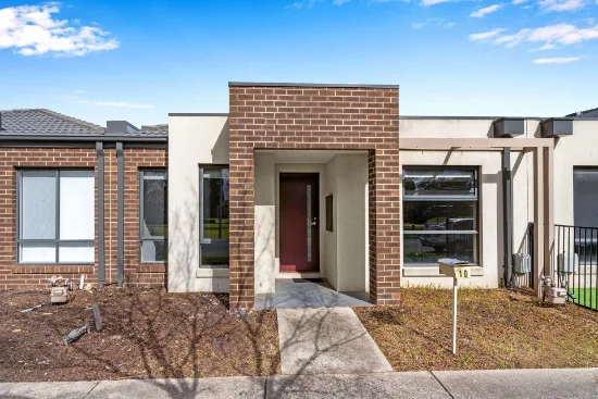 10 Chilla Lane, Point Cook VIC 3030 - For Rent