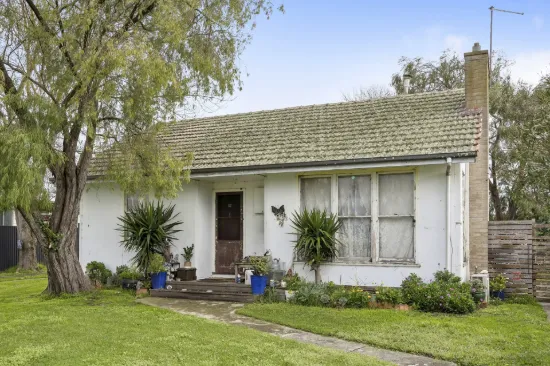 10 Churchill Square, Colac, Vic 3250