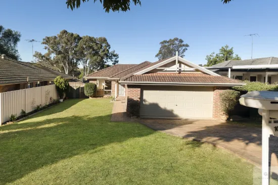 10 Clarke Place, Mount Annan, NSW 2567