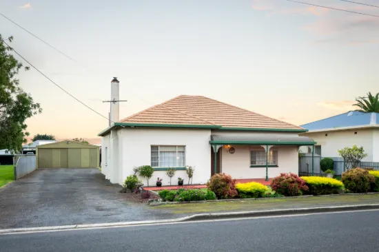10 Clinton Street, Millicent, SA 5280