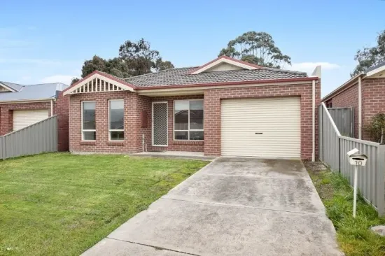 10 Cluden Gardens, Sebastopol, Vic 3356