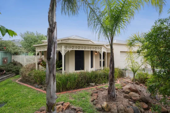 10 Correa Avenue, Kangaroo Flat, Vic 3555