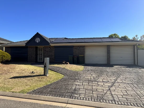 10 Cumbria Way, Craigmore, SA 5114