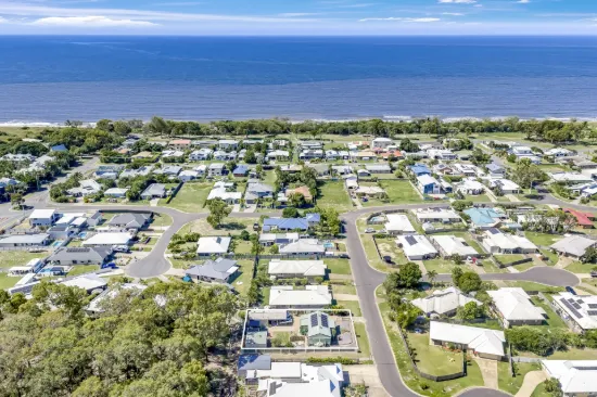 10 Cycad Court, Moore Park Beach, Qld 4670