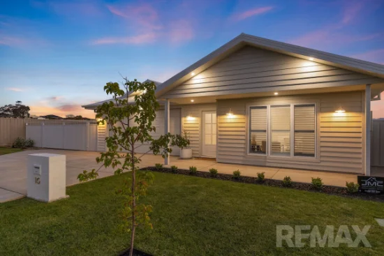 10 Denny Crescent, Gobbagombalin, NSW 2650