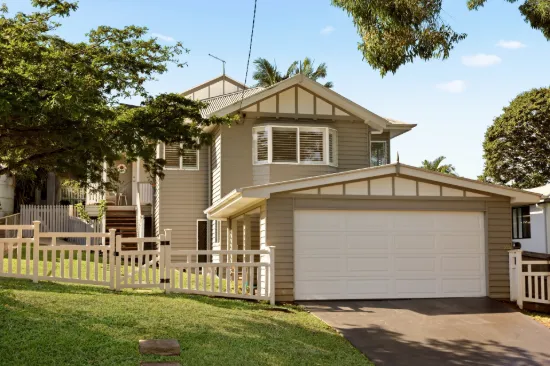 10 Deramore Street, Wavell Heights, Qld 4012