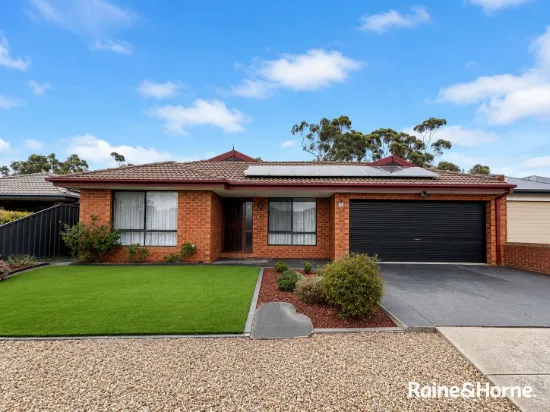 10 Edgecombe Way, Roxburgh Park, Vic 3064
