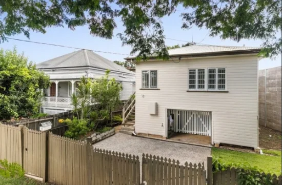 10 Galloway Street, Sherwood, Qld 4075