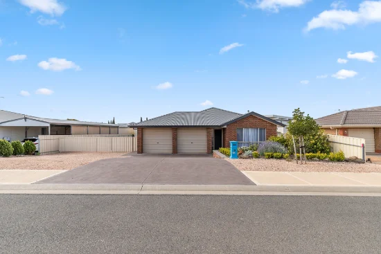 10 Gill Street, Moonta Bay, SA 5558