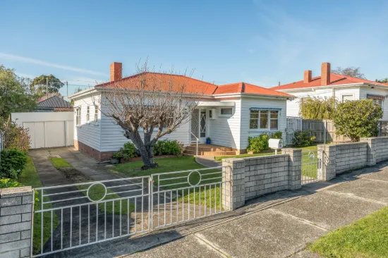 10 Girvan Avenue, New Town, Tas 7008