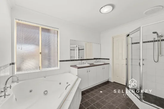 10 Gotch Crescent, Canning Vale, WA 6155-Image