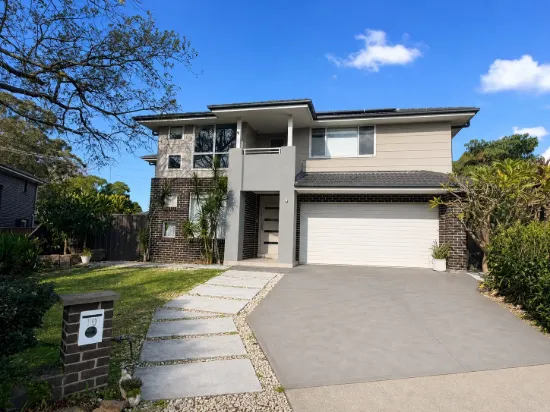 10 Grahame Avenue, Glenfield, NSW 2167