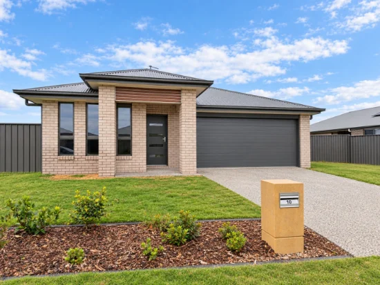 10  Gull Street, Woodgate, Qld 4660