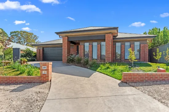 10 Hampshire Place, Strathfieldsaye, Vic 3551