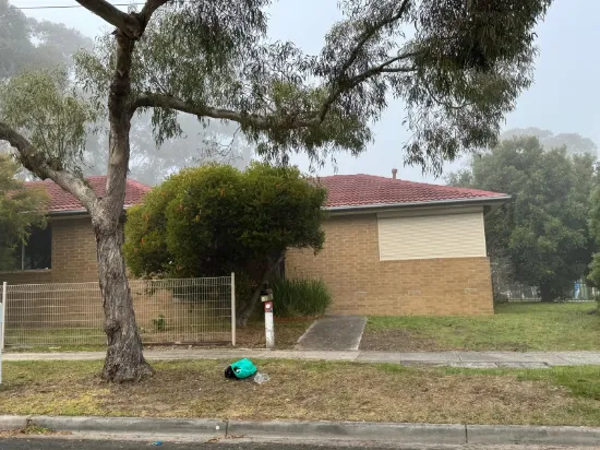 10 HAWDON DRIVE, Cranbourne, Vic 3977