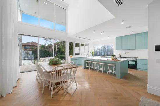 10 Head St, Strathmore, Vic 3041