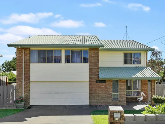 10 Hillcrest Avenue, Scarness, Qld 4655