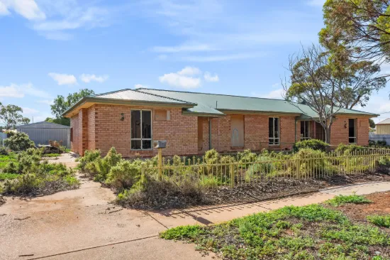 10 Hughes Street, Whyalla Stuart, SA 5608