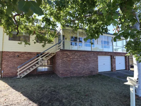 10 Isabella Street, Mitchell, Qld 4465