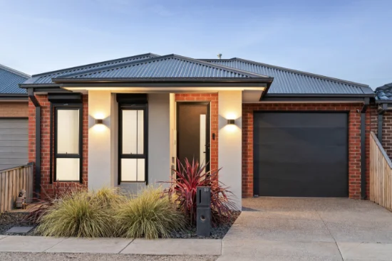 10 Italianate Avenue, Deanside, Vic 3336