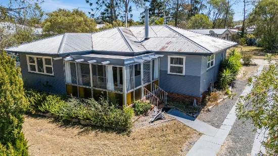 10 John Street, Crows Nest, Qld 4355