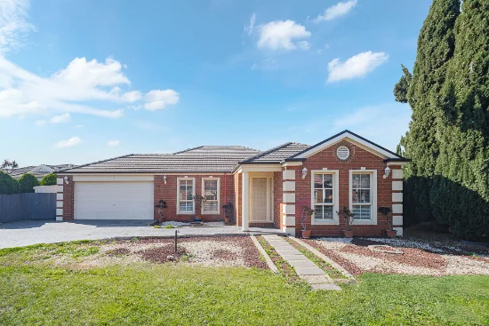 10 Lachlan Crescent, Roxburgh Park, Vic 3064
