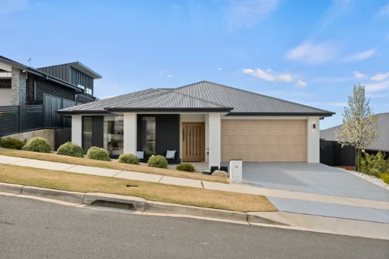 10 Lanham Street, Googong, NSW 2620