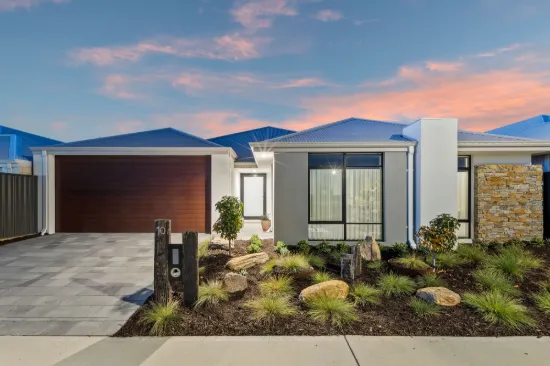 10 Lighthouse Grove, Madora Bay, WA 6210