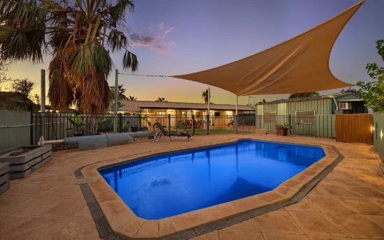 10 Lockyer Crescent, Dampier, WA 6713