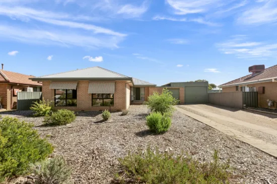 10 Lyons Crescent, Forest Hill, NSW 2651