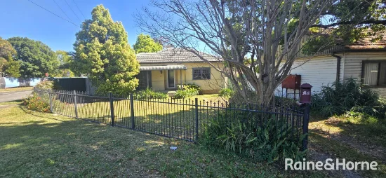 10 Macquarie Rd, Ingleburn, NSW 2565