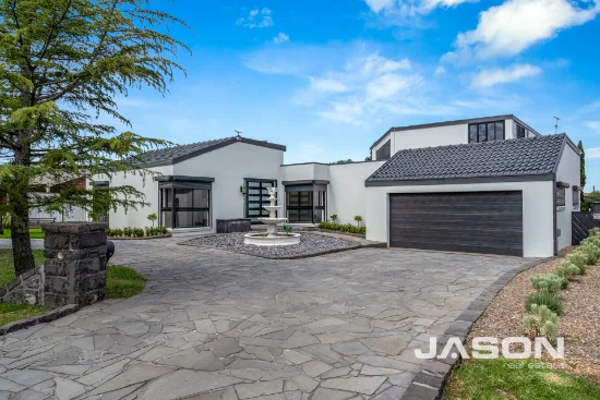 10 McNab Way, Greenvale, Vic 3059