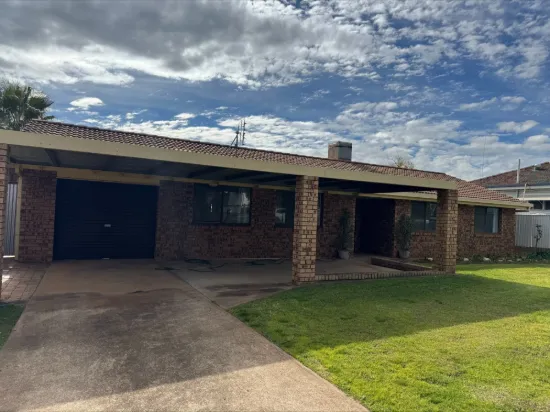 10 Medlyn Street, Parkes, NSW 2870