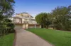 10 Mulgowrie Crescent, Balgowlah Heights, NSW 2093