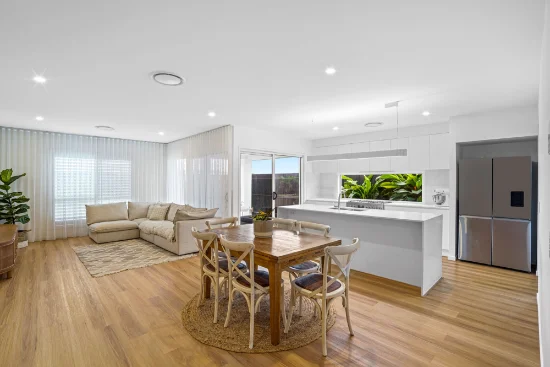 10 Needlebark Street, Redland Bay, Qld 4165