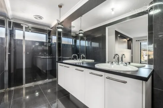 10 Paradise Drive, Gobbagombalin, NSW 2650-Image