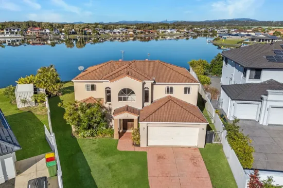 10 Parkwater Point, Helensvale, Qld 4212