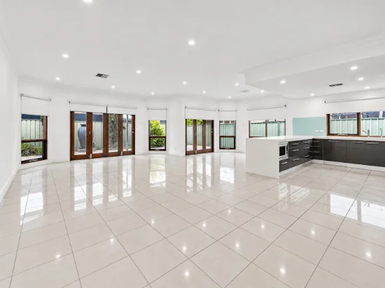 10 Pillie Crescent, Mawson Lakes, SA 5095